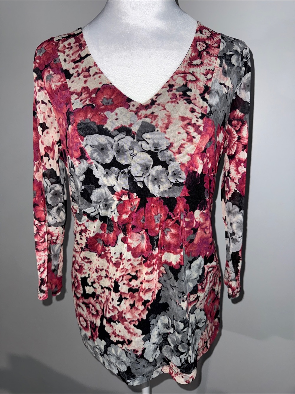 Croft & Barrow Floral V-Neck Long Sleeve Top - Pink & Gray Sz Medium
